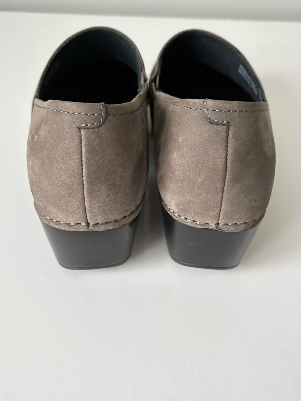 Dansko Taupe Gray Nubuck Leather Slip-On Comfort Clogs EU 40 - Picture 7 of 14